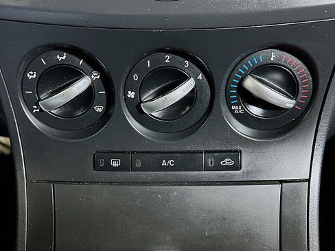 Used 2012 MAZDA MAZDA3 i Sport image 14