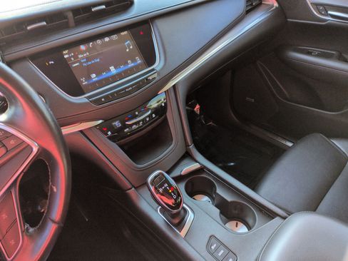Used 2018 Cadillac XT5 Premium Luxury image 15