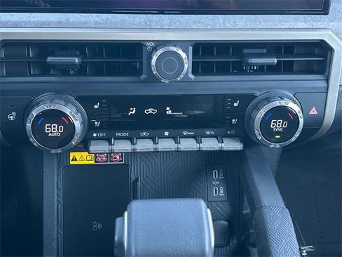 Certified 2025 Toyota Tacoma 4x4 Double Cab Hybrid image 24