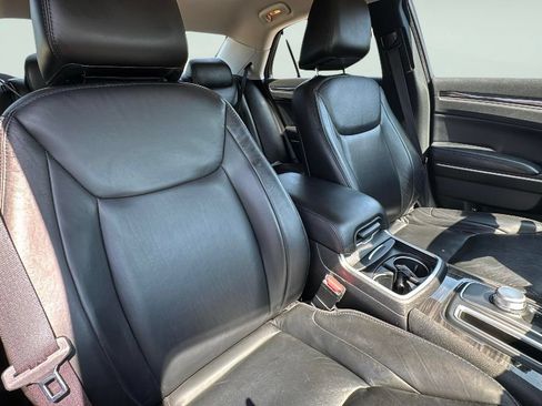 Used 2021 Chrysler 300 Touring L AWD/4WD image 22