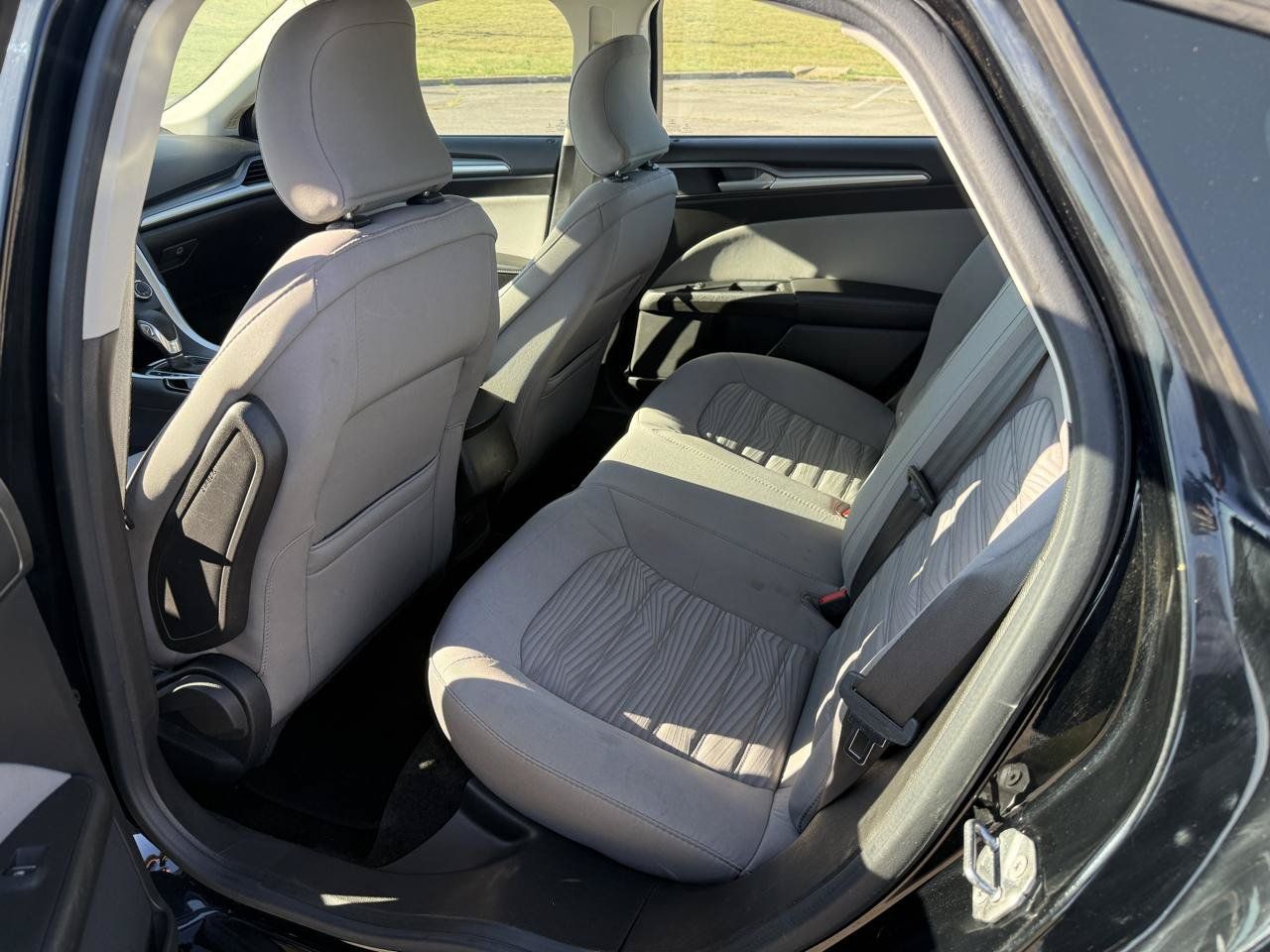 Used 2016 Ford Fusion S FWD image 14