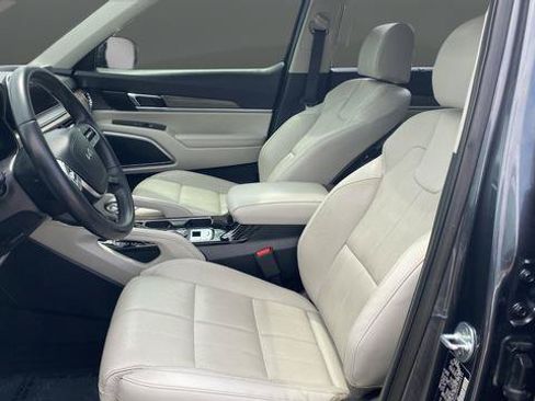 Certified 2022 Kia Telluride SX w/ Towing Package FWD image 9