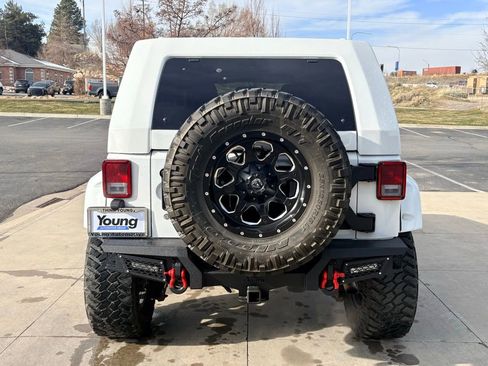 Used 2015 Jeep Wrangler Unlimited Rubicon image 8