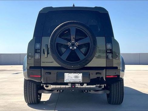 New 2026 Land Rover Defender 110 X-Dynamic SE image 4