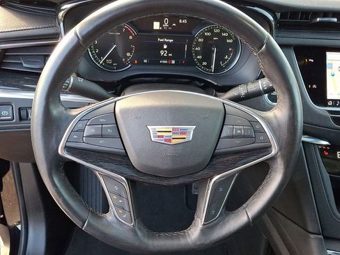 Certified 2022 Cadillac XT5 Premium Luxury w/ LPO, Radiant Package image 17