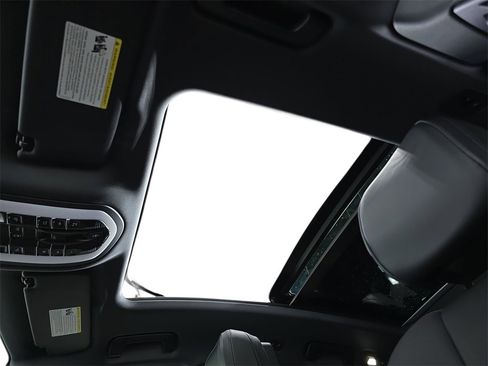 Used 2026 Porsche Macan image 28