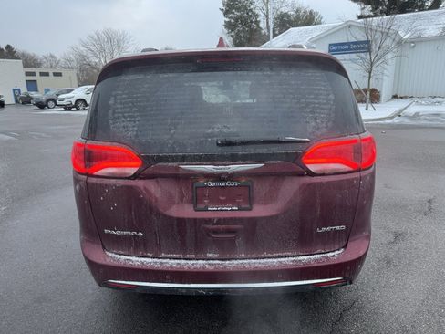 Used 2020 Chrysler Pacifica Limited image 7