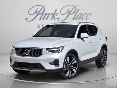 Used 2023 Volvo XC40 B5 Plus w/ Climate Package