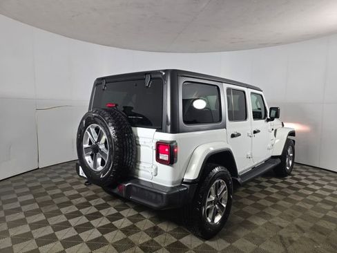 Used 2022 Jeep Wrangler Unlimited Sahara w/ Cold Weather Group image 5