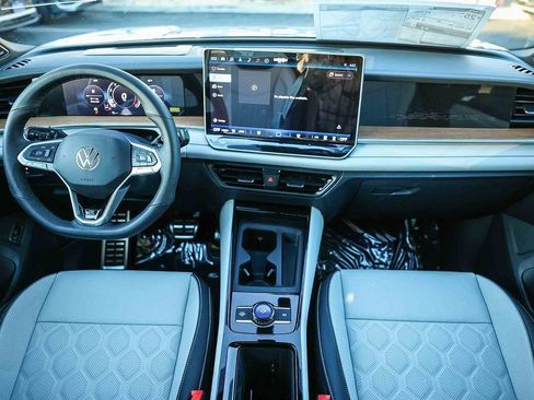 New 2026 Volkswagen Tiguan SEL R-Line image 19