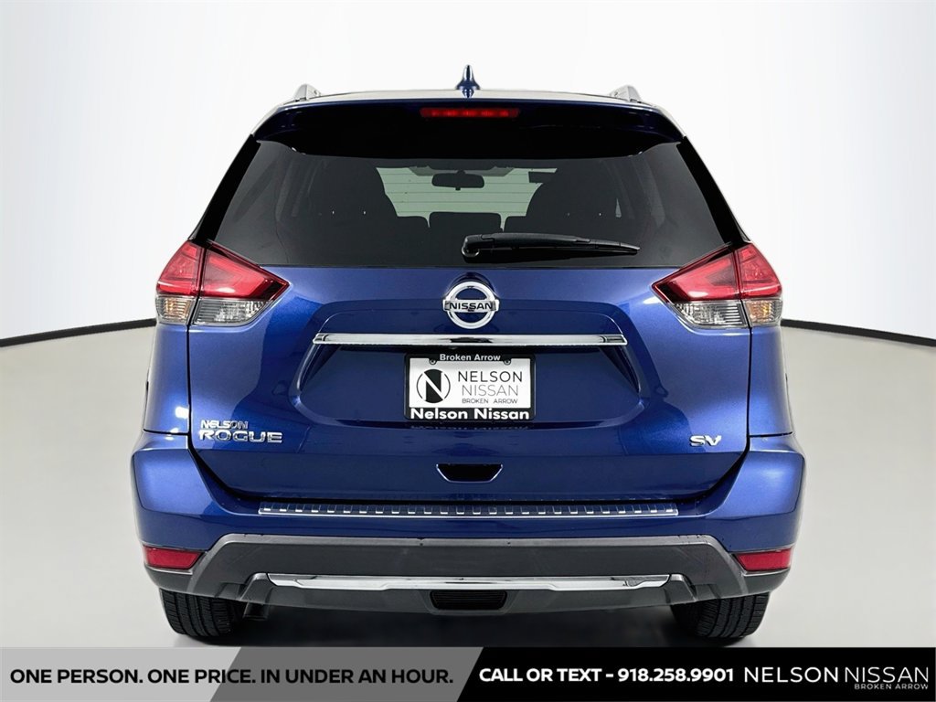 Certified 2017 Nissan Rogue SV w/ SV Premium Package FWD image 6
