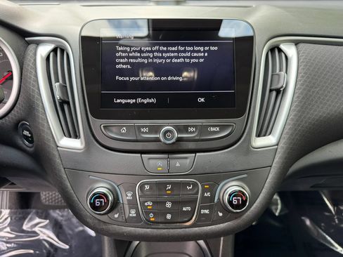 Used 2023 Chevrolet Malibu LT FWD image 16