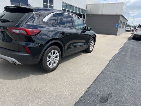 Used 2024 Ford Escape Active w/ Cold Weather Package FWD image 10