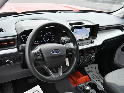 Used 2023 Ford Maverick XLT image 14