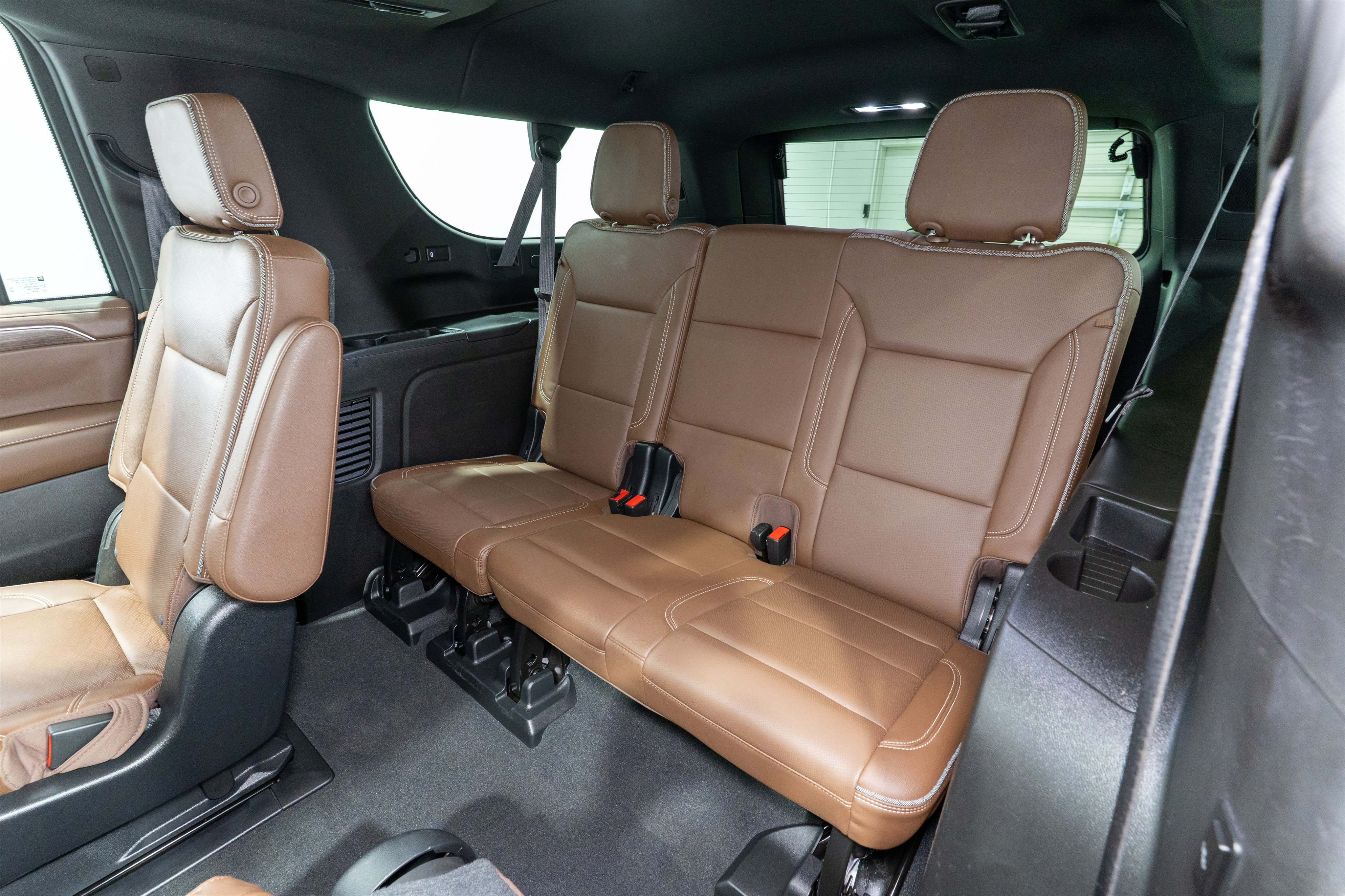 Used 2021 Chevrolet Suburban High Country w/ Premium Package AWD/4WD image 38