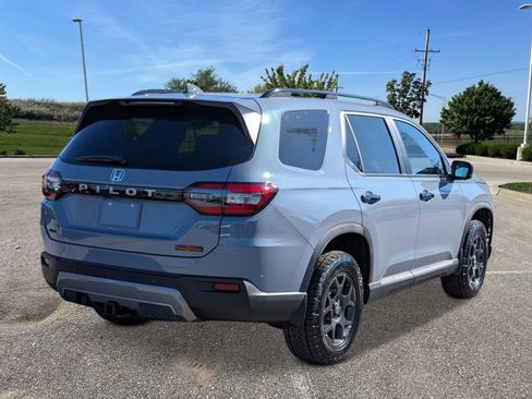 New 2026 Honda Pilot TrailSport image 5
