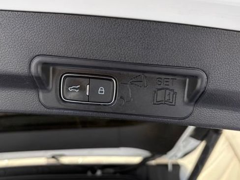 Used 2021 Ford Explorer Limited w/ Hybrid Equipment Group 310A RWD image 6