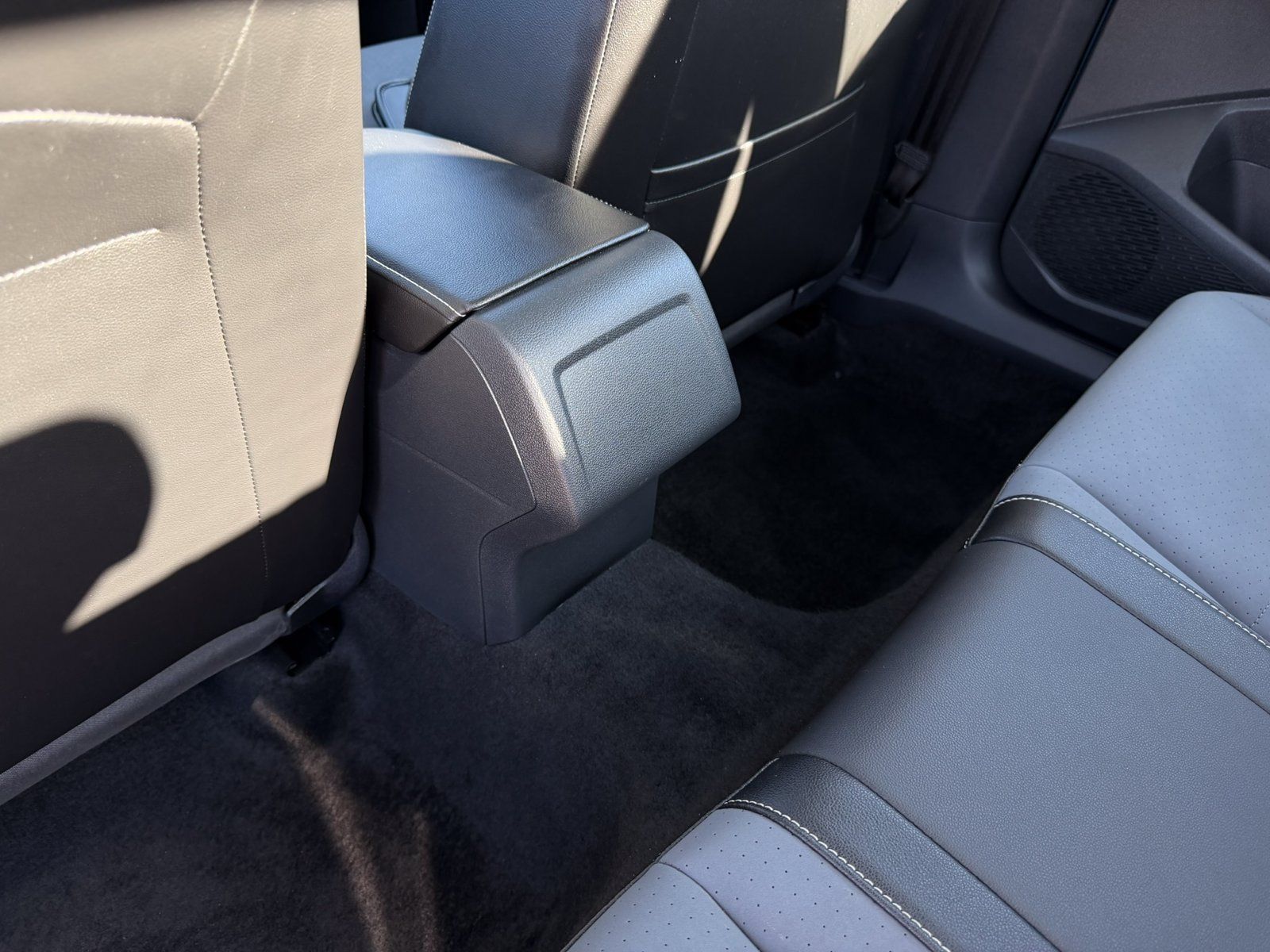 Used 2026 Volkswagen Jetta SE FWD image 27