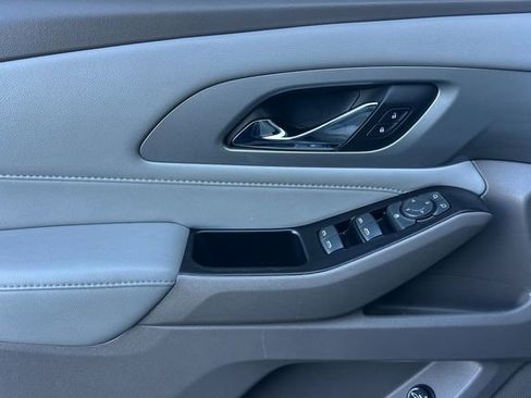 Used 2019 Chevrolet Traverse LT image 15