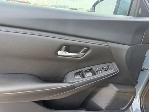 Used 2024 Nissan Sentra SV FWD image 5