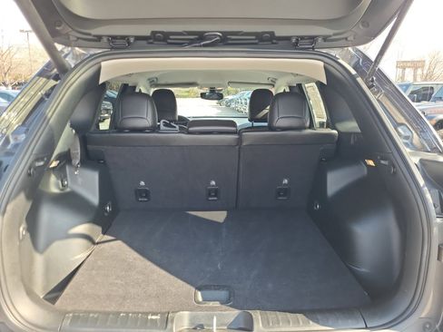 Used 2023 Jeep Cherokee Altitude Lux image 18