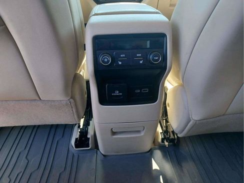 Used 2022 GMC Acadia Denali w/ Denali Ultimate Package AWD/4WD image 12