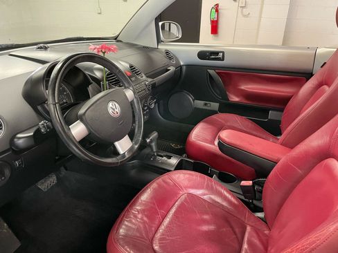Used 2009 Volkswagen Beetle Blush FWD image 16