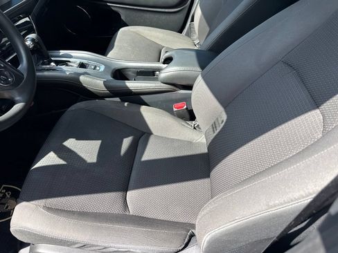 Used 2021 Honda HR-V EX image 5