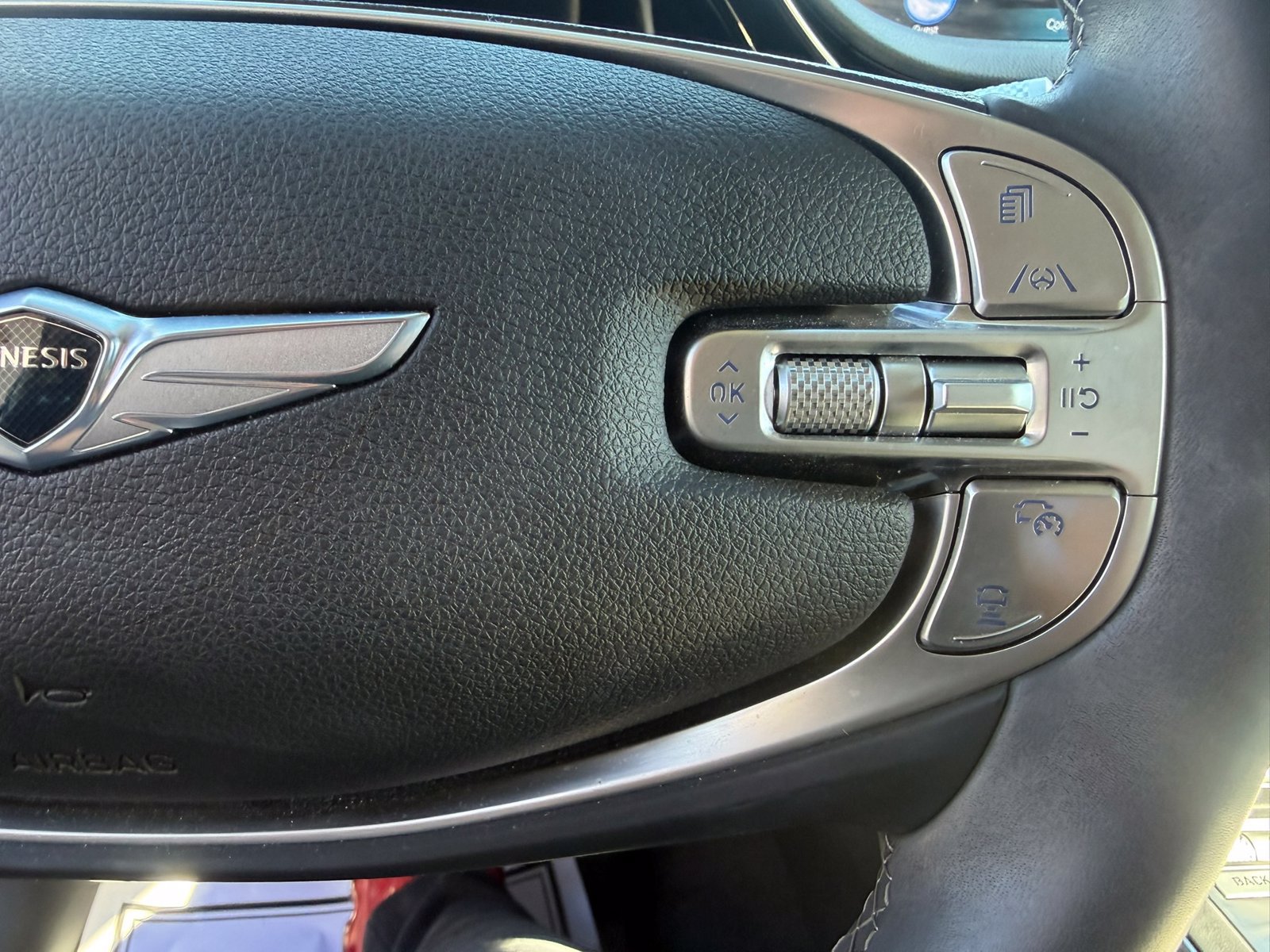 Certified 2024 Genesis GV70 2.5T w/ Select Package AWD/4WD image 33