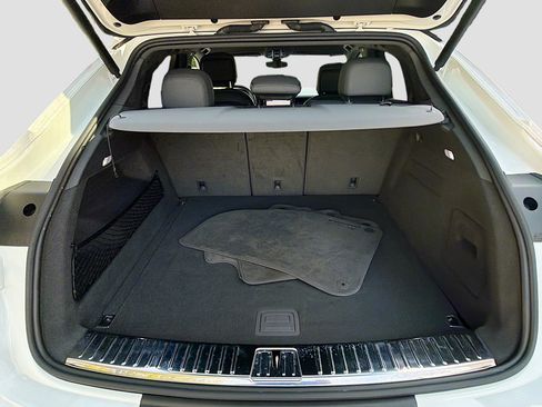 Used 2023 Porsche Cayenne Platinum Edition image 27