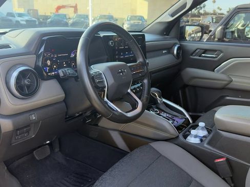 Used 2024 Chevrolet Colorado ZR2 w/ Technology Package AWD/4WD image 5