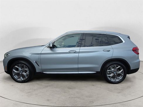 Used 2021 BMW X3 xDrive30e w/ Premium Package image 2