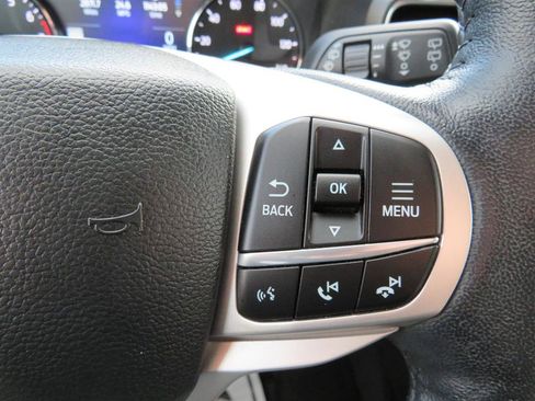 Used 2022 Ford Explorer XLT w/ Equipment Group 202A AWD/4WD image 13