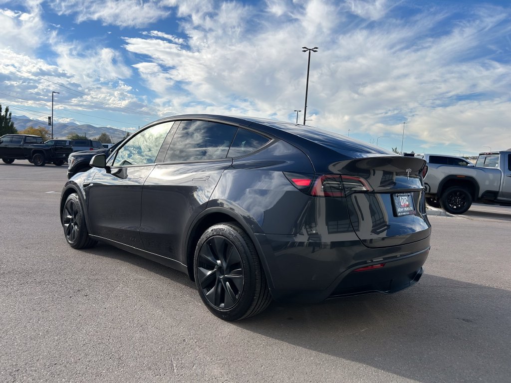 Used 2024 Tesla Model Y Long Range AWD/4WD image 4