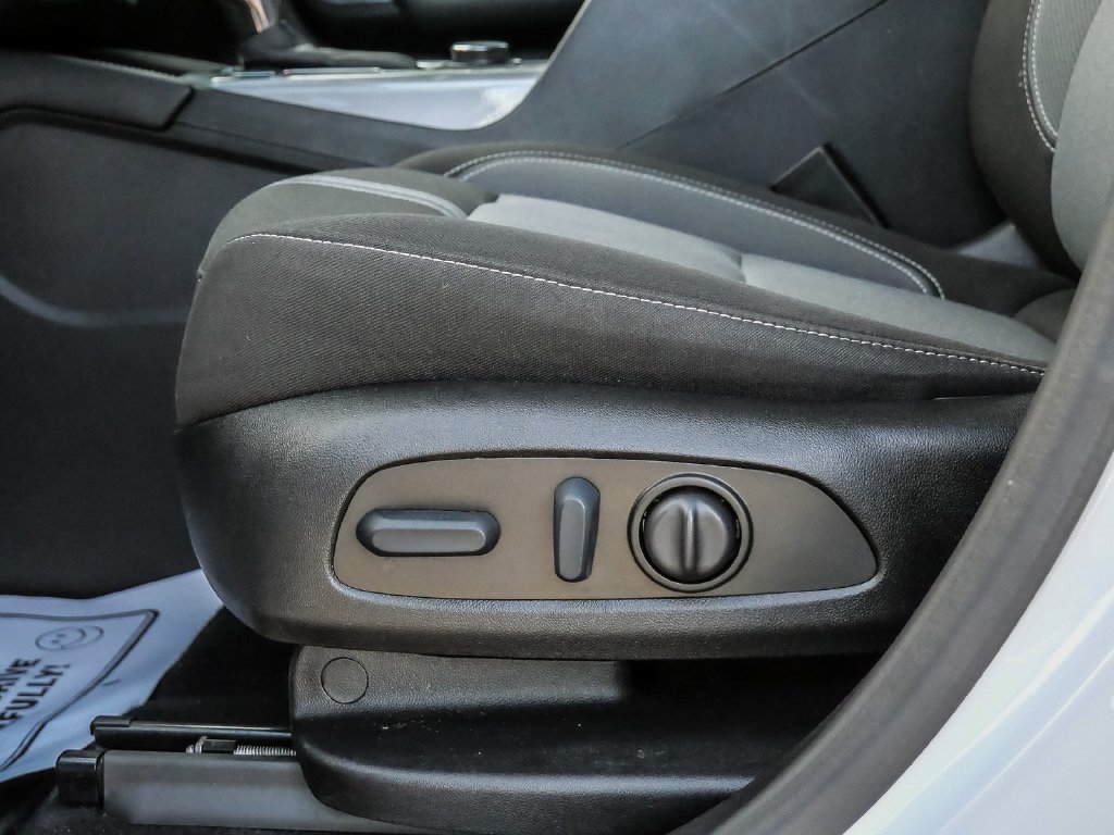 Used 2023 Chevrolet Blazer LT FWD image 29