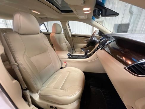 Used 2017 Ford Taurus Limited image 28