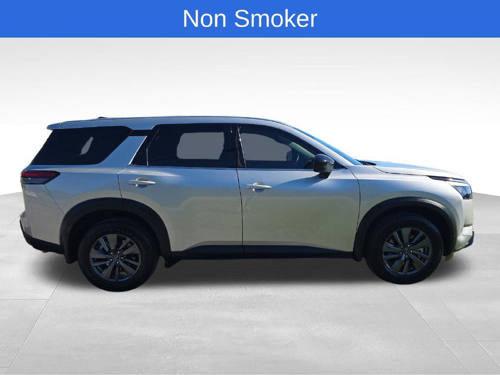 Used 2023 Nissan Pathfinder S AWD/4WD image 7