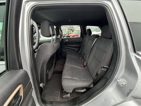 Used 2017 Jeep Grand Cherokee Laredo image 3