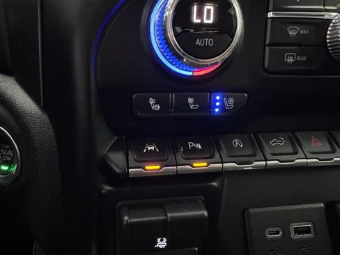 Certified 2019 GMC Sierra 1500 AT4 w/ AT4 Premium Package AWD/4WD image 24