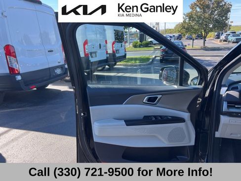 Certified 2024 Kia Carnival LX image 26