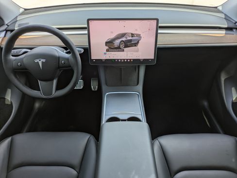 Used 2024 Tesla Model Y 2WD image 15