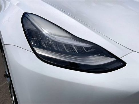 Used 2021 Tesla Model Y Long Range AWD/4WD image 26