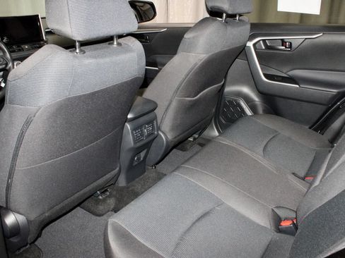 Used 2025 Toyota RAV4 LE AWD/4WD image 20