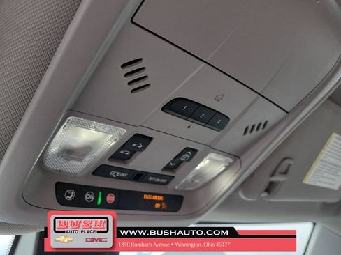 Used 2022 Chevrolet Equinox Premier FWD image 32