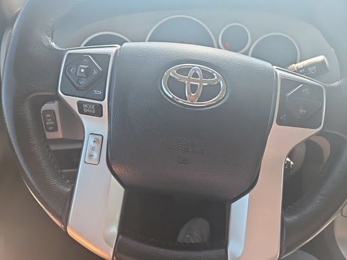 Used 2017 Toyota Sequoia SR5 w/ Premium Package RWD image 21