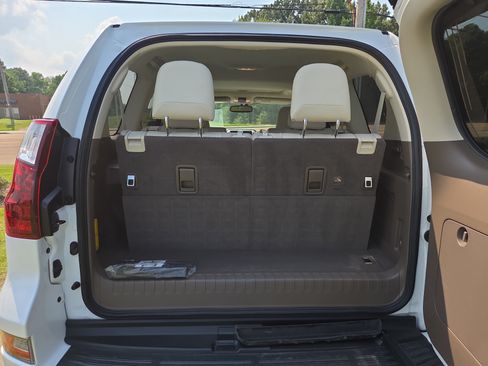 Used 2017 Lexus GX 460 Premium AWD/4WD image 10
