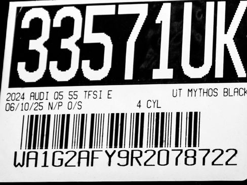 Used 2024 Audi Q5 e Premium w/ Convenience Package image 34