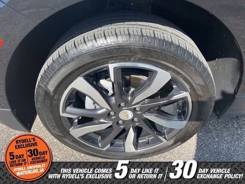 Used 2023 Chevrolet Equinox Premier AWD/4WD image 9
