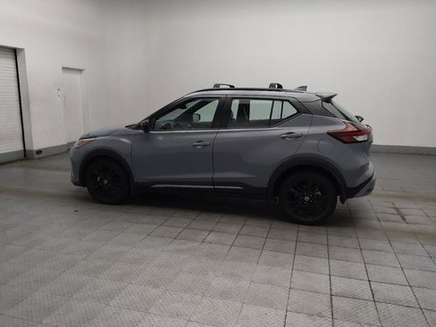 Used 2021 Nissan Kicks SR w/ SR Premium Package FWD image 3