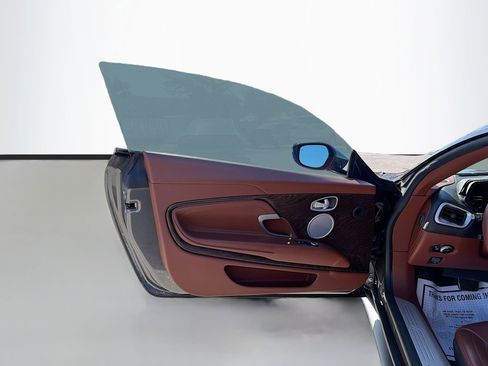 Used 2018 Aston Martin DB11 V12 image 22